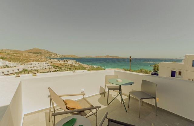 Opal Paros