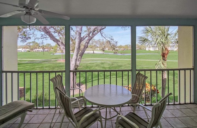 Open and airy 2 BR / 2 BA condo in Plantation Golf and Country Club - Par 3