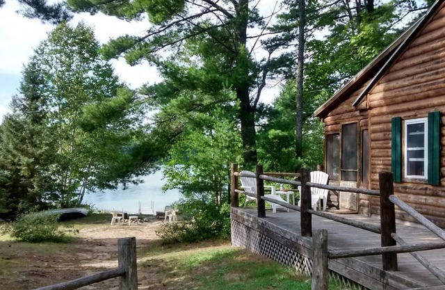 Traiga sus vehículos todo terreno, explore los bosques, CIERRE a ATRACCIONES, DUERME 6, Pesca