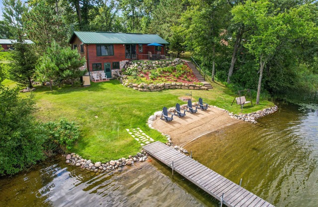 Open Aug 11-13 & 25-27, Clean cabin with Lots of Amenities!