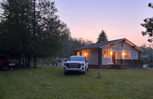 !OPEN BOOK for summer 24’! Port Hope cottage across from Lighthouse County park.