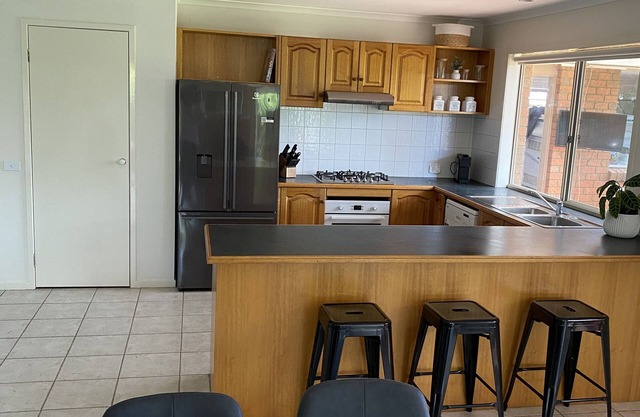 Open Family Friendly, 4 Bedroom House