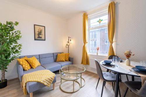 Open Mind Property - 4 Beds & Free Parking