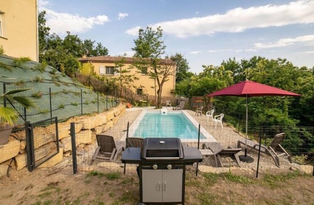 APERTURA MAYO 2020 Cabaña con piscina 14 personas