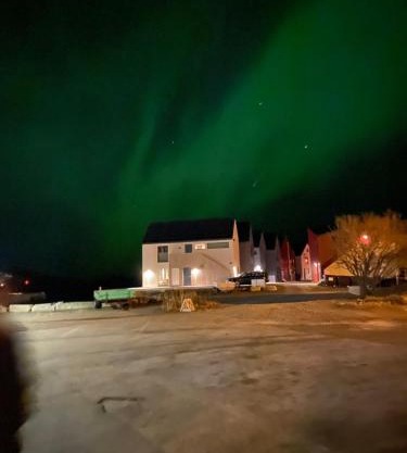 Opplev nordlyset og bo ved sjøkanten!