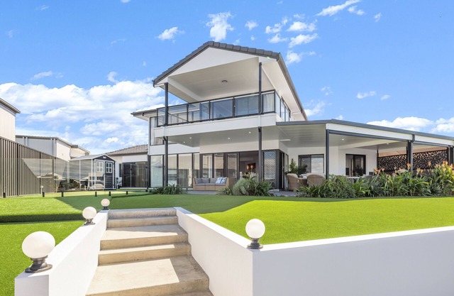 Opulent Canal-Front Retreat
