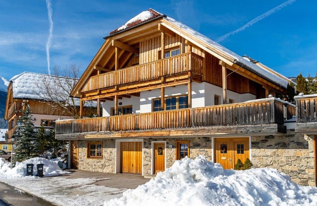 Opulent Chalet in Mauterndorf with Whirlpool & Sauna
