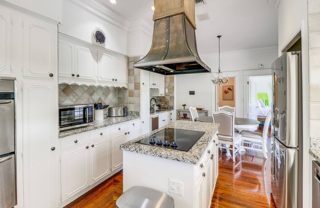 Opulent Ocala Mansion w/ Private Pool & Hot Tub!