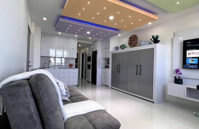 Opulent Studio - Centric Location & Stunning View