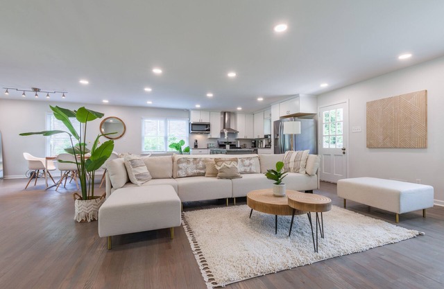 Opuluxe Boho Paradise Home: Unit #1 w/ Private Entrance