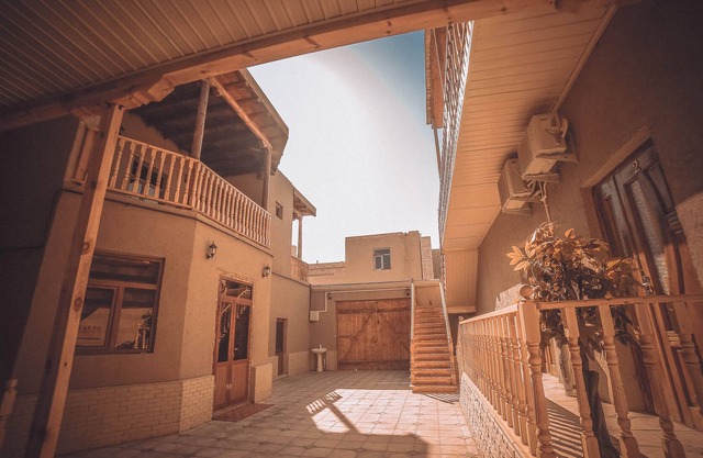 Oqilanur Guest House