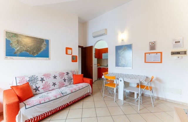 Orange House, 5 minutes from Chia