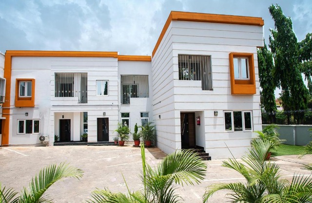 Orange Roof Lodge