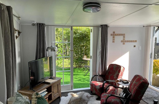 Orange Tree Cottage - garden hideaway