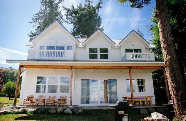 Orcas Island, Peapod Cottages with Barn #290B