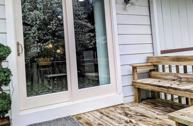 Orchard Cottage - with Fire Pit and Laundry in West Branch
