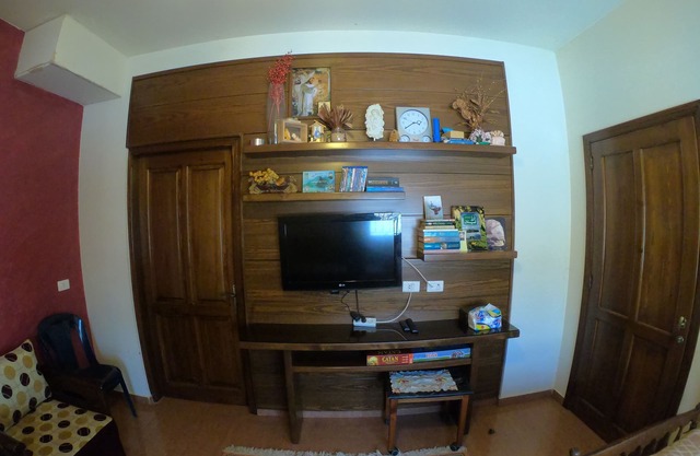 Orchard Hideaway w/ Mountain Views – Bcharri