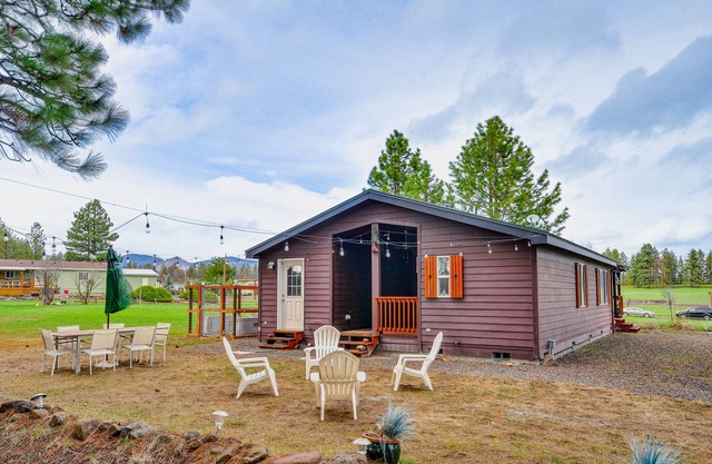Oregon Cabin on Pine Hollow Reservoir w/ Mtn View!