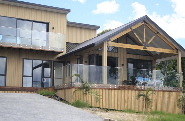 Orewa area 5 mins to Beach