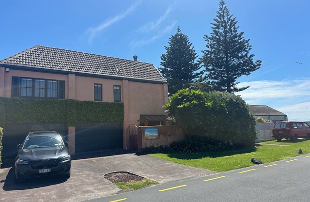 Orewa Beachside