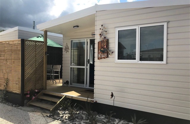 Orewa Kiwi Cabins Location! ¡Ubicación! ¡Ubicación!