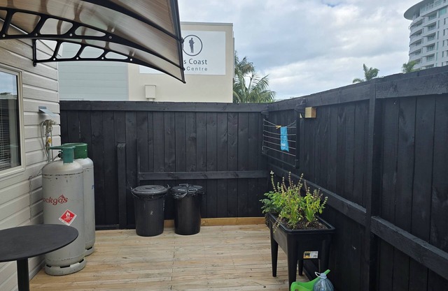 Orewa Kiwi Cabins - Kereru Cabin