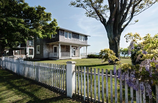 Orient Village Bayfront Summer Cottage (ca. 1887)