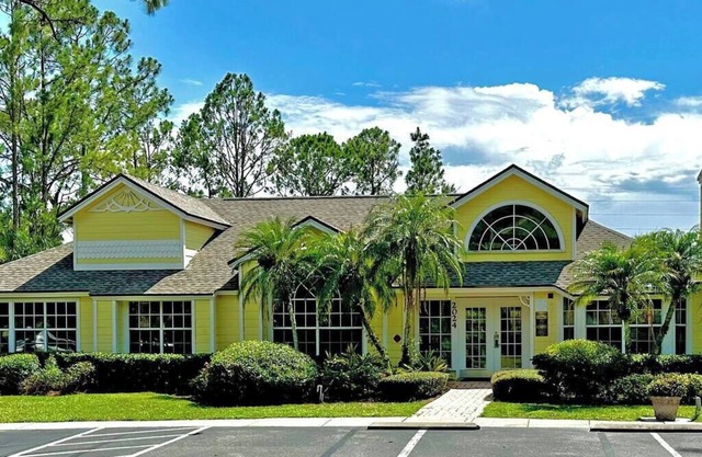 Orlando/Kissimmee Polynesian Inspired Oasis with Pool, Minutes from Disney.