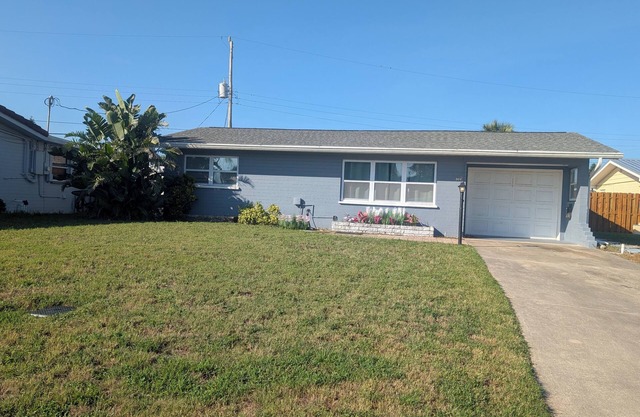 Beach Bungalow .. freshly remodeled come make memories