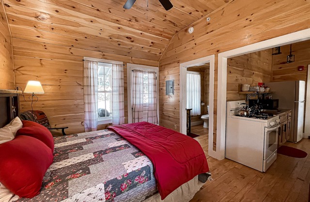 Junior Suite con salón-Baño en la habitacion-Tradicional-Vista al bosque-Osgood
