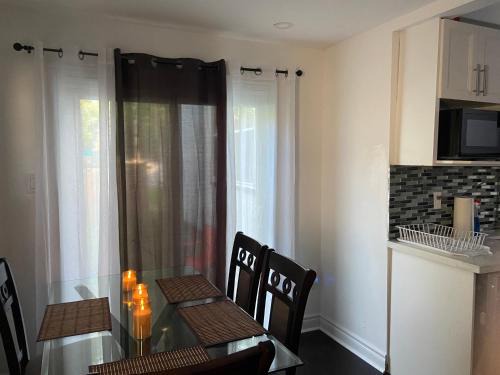Oshawa Downtown, 2 Bed rooms house fully furnished