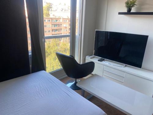 Oslo resident 33L