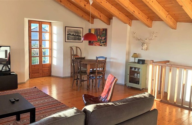 OSSEJA X - Two Bedroom House, Sleeps 5