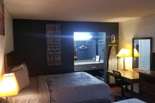osu 2 Queen Beds Hotel Room 117 Wi-Fi