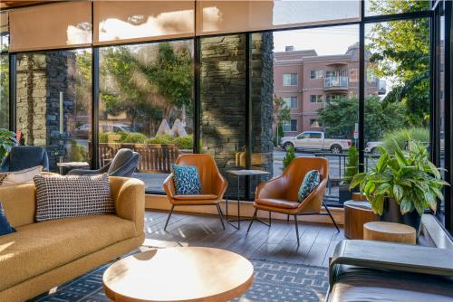Oswego Hotel