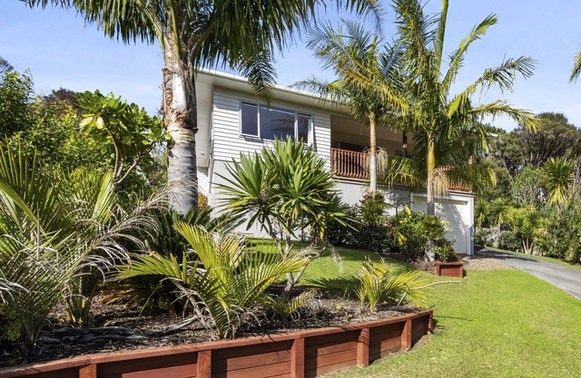 Ota Point Paradise - Whangaroa Holiday Home