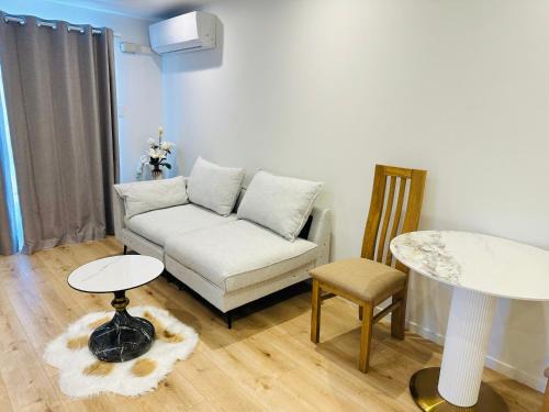 Otahuhu shopping centre apartment 8A