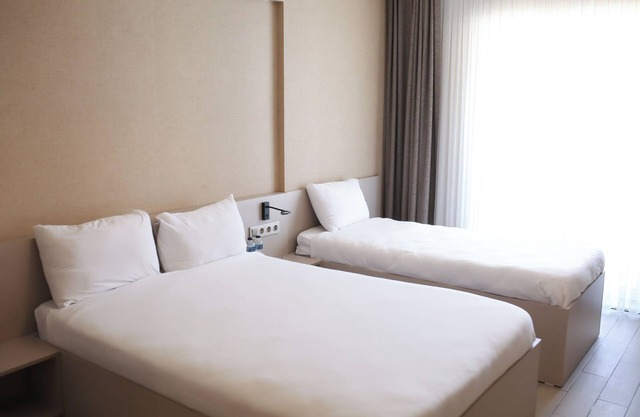 Otel Çınas