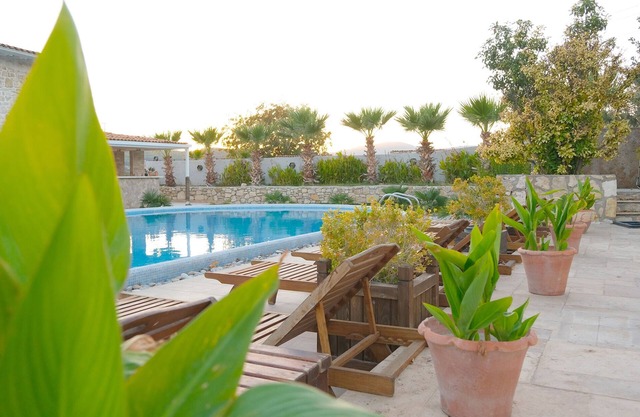 Otel Naturla Göl Evi