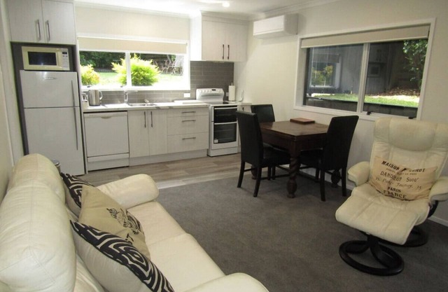 Otupai Getaway: elegante apartamento renovado en Two Mile Bay