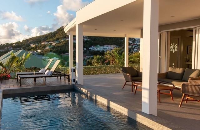Ouanalao (1/2 Rooms) Luxury villa