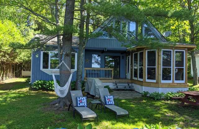 Nuestra cabaña de 4 dormitorios frente al lago en el corazón de Muskoka