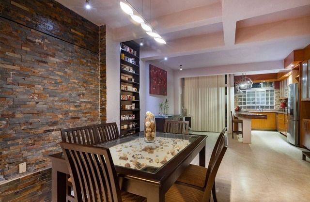Our casa is your casa