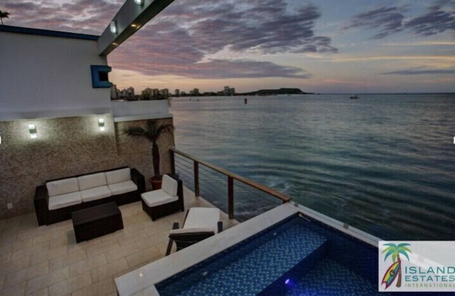 ***🌴Ours and Yours Beach House 🌴***