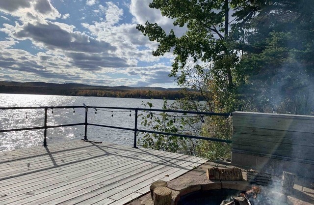 Outdoor Adventure on Lake Independence