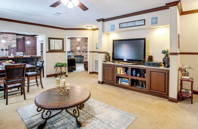 Outdoor Dining, Grill & Yard: Eastover Gem!