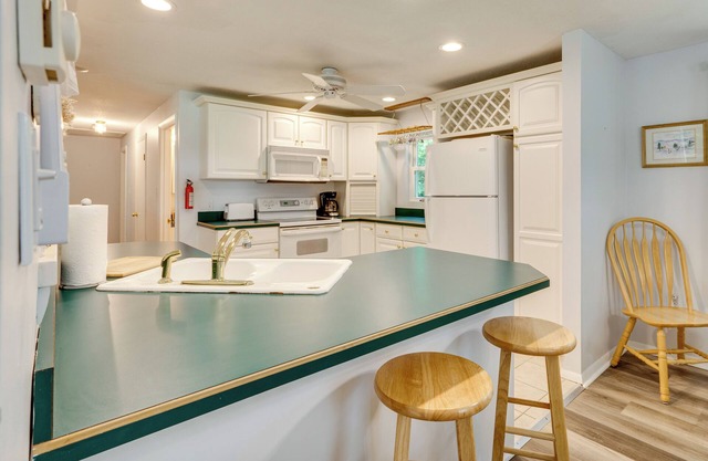 Near White Mountain National Forest: Cozy Cottage!