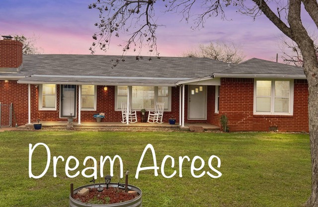 “9-Acre Farm with nearby Hunt, Fish & Explore” close to SAFB. Quiet and Peaceful