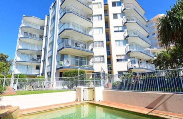 OUTLOOK UNIT 7 - A beautiful & peaceful spot, absolute lakefront