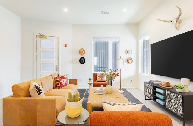 Outrider 110 by AvantStay | Private Rooftop Patio, Close to Broadway